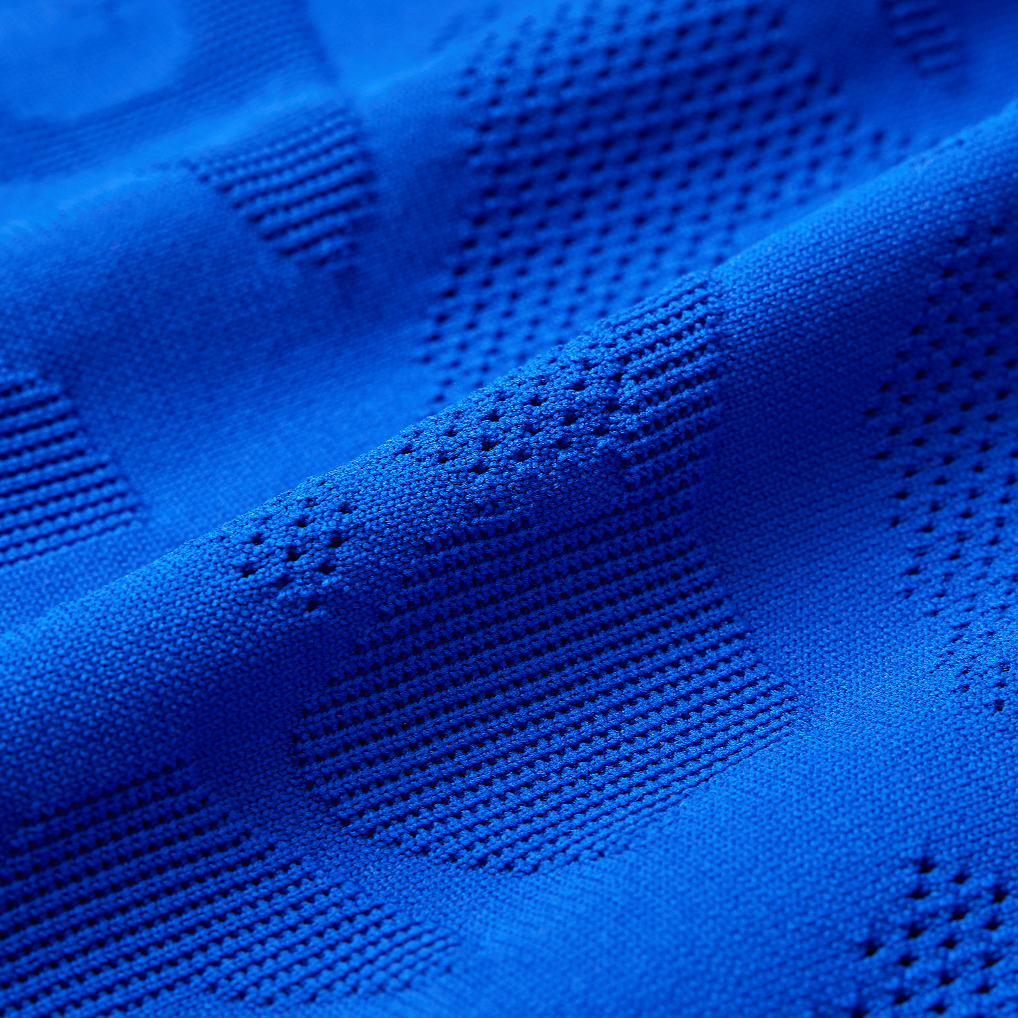 Z-TEC 하이브리드 크루넥 스웨터